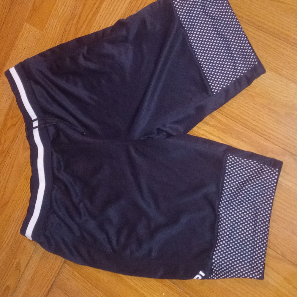 Men's XL And 1 Gym shorts.